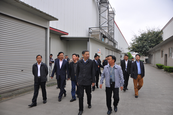 對接中國制造2025加快制造業(yè)強省建設—— 省政協調研組蒞臨集團調研